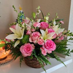 Florist In The Garden - Always beautiful!  Highly recommend Florist in the Garden!