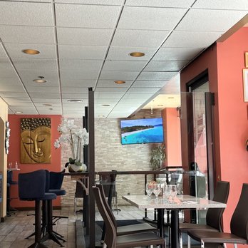 Thai On 1 - Nice bright space - Thai Near Me - Seattle, Washington Thai On 1 - Nice bright space - Thai Near Me - Seattle, Washington