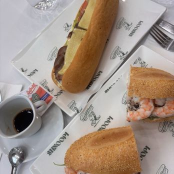 Shnoopi - ristretto, shnoopi, roast beef on gluten-free roll - Sandwiches Near Me - Montreal, Quebec Shnoopi - ristretto, shnoopi, roast beef on gluten-free roll - Sandwiches Near Me - Montreal, Quebec
