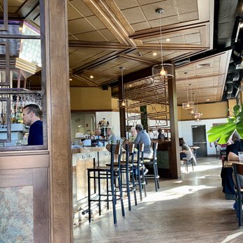 FlatIron Kitchen & Taphouse - inside - New American Near Me - Davidson, North Carolina