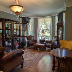 The Cherry Tree Inn Bed and Breakfast - Parlor