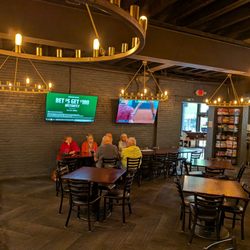 Gilligan's Brewery - Decor
