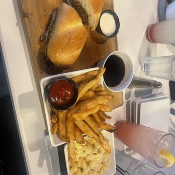 Sonder - French dip and a side of Mac n cheese - Salad Near Me - Bakersfield, California Sonder - French dip and a side of Mac n cheese - Salad Near Me - Bakersfield, California