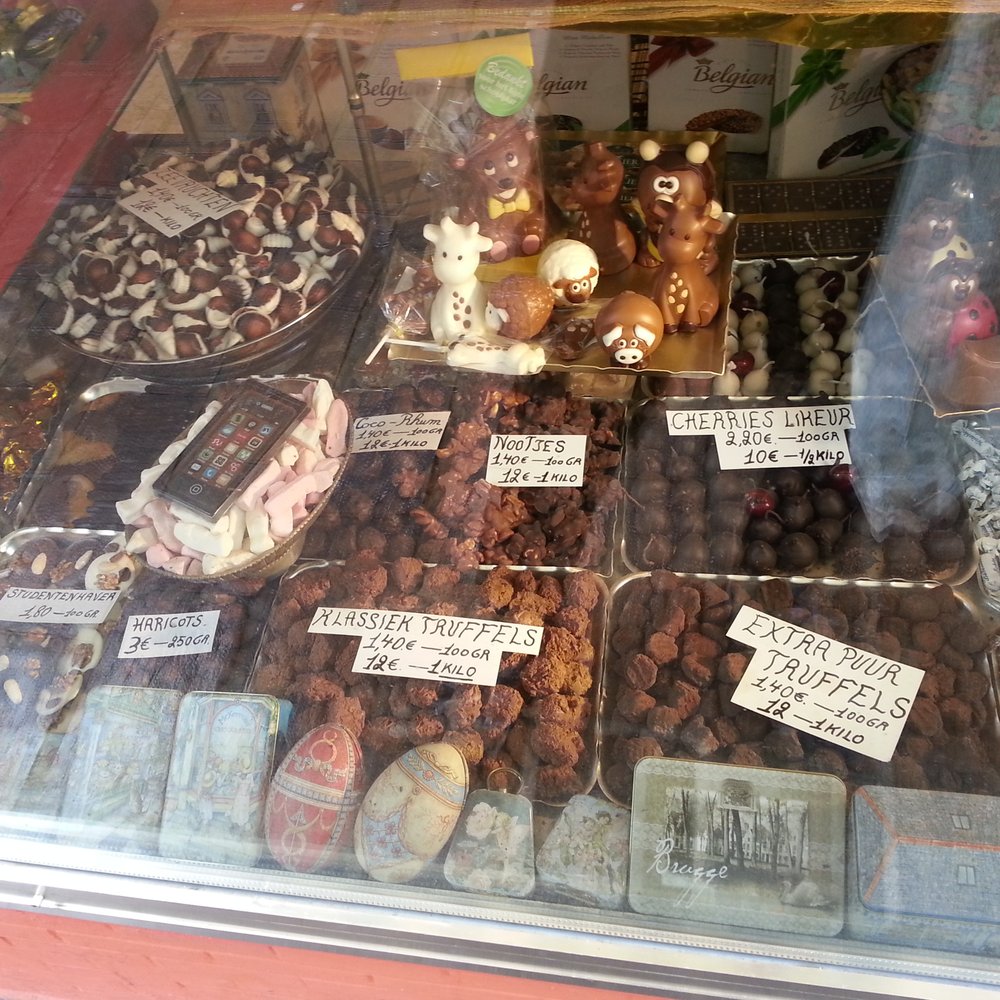 De Clerck Confiserie Chocolaterie - Sweet, bittersweet, flake type, filled, marzipan, etc., truffles abound! - Chocolatiers & Shops Near Me - Bruges, VWV