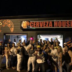 Cerveza House - Our costumers having fun!