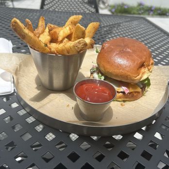 Rado Market - Oxtail Smash Burger - Salad Near Me - Houston, Texas
