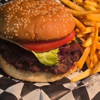 Mellina's - Bacon Hamburger - Food Trucks Near Me - Universal City, Texas
