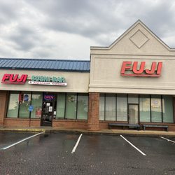 Fuji Sushi Bar - Outside photo on a Riany Saturday