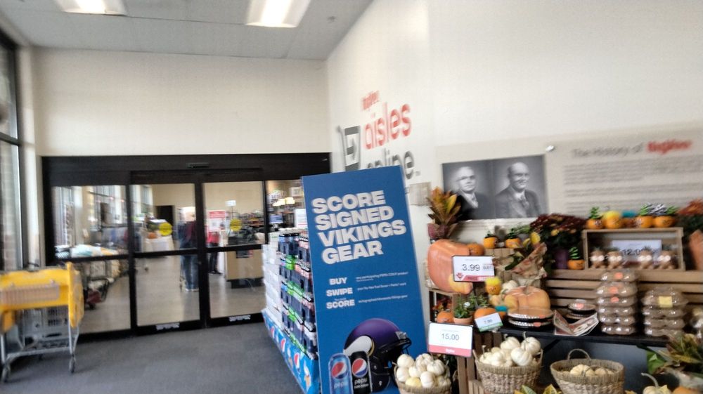 HYVEE Updated August 2024 304 Photos & 26 Reviews 16705 County