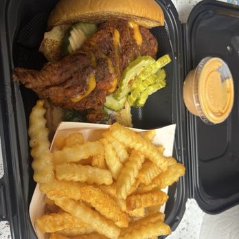 Dave's Hot Chicken - 1 slider with fries - Chicken Shop Near Me - El Cajon, California Dave's Hot Chicken - 1 slider with fries - Chicken Shop Near Me - El Cajon, California