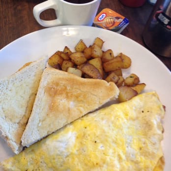 John's Breakfast & Lunch - BMC (Bacon, mushroom, Cheddar cheese) omelette, hash browns, toast and tea. - Breakfast & Brunch Near Me - Calgary, Alberta