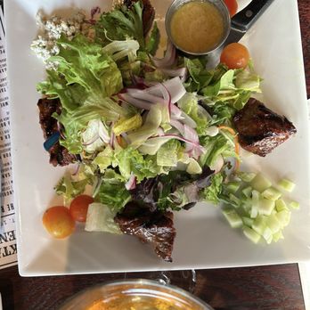 Cask'n Flagon - Steak Tip Salad - Sports Bars Near Me - Boston, Massachusetts
