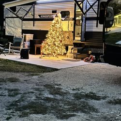 Soggy Dollar Camp