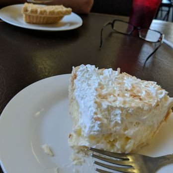 Rae's Dayz Diner - Great burgers. Wonderful pie - American Near Me - Umatilla, Oregon Rae's Dayz Diner - Great burgers. Wonderful pie - American Near Me - Umatilla, Oregon