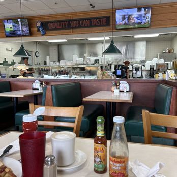 Las Carnitas - Pompano Beach - the interior of a restaurant - Latin American Near Me - Pompano Beach, Florida