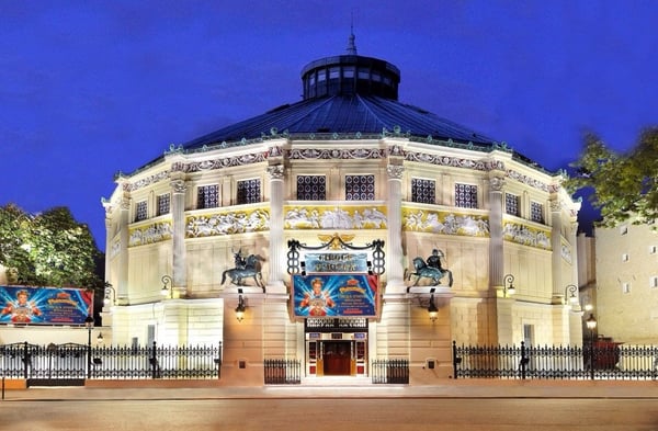 Cirque d'Hiver Bouglione by null