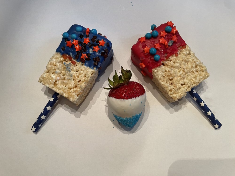 Chloe’s Signature Creations Logo