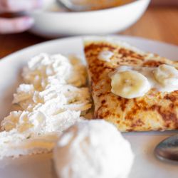Mavericks Crepe Cafe - Jamaican ($10.50)
Pan fried bananas with a caramel rum sauce