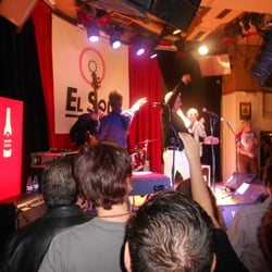 Sala El Sol - Los locuelos de The Fleshtones haciéndonos girar.