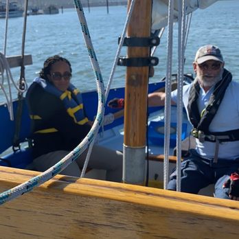 Sail Taihoa - Teaching how to steer. - Boat Charters Near Me - Sausalito, California