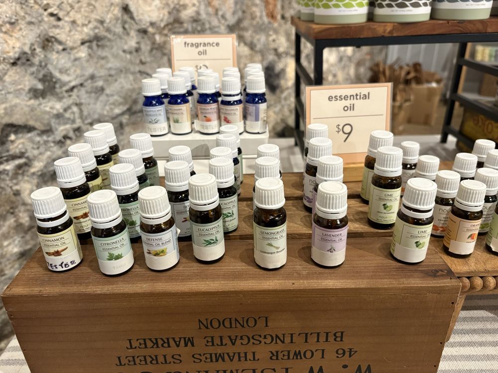Nourish Natural Bath Products Logo