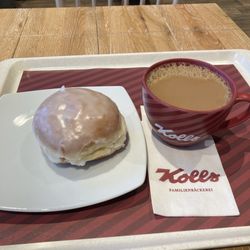 Bäckerei Konditorei Kolls Quickborn - Ich bin kein Berliner, ich esse sie lieber (-: