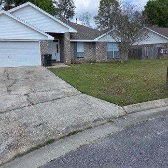 Big Jakes Lawn Maintenance - Lawn Services Near Me - Cantonment, Florida Big Jakes Lawn Maintenance - Lawn Services Near Me - Cantonment, Florida
