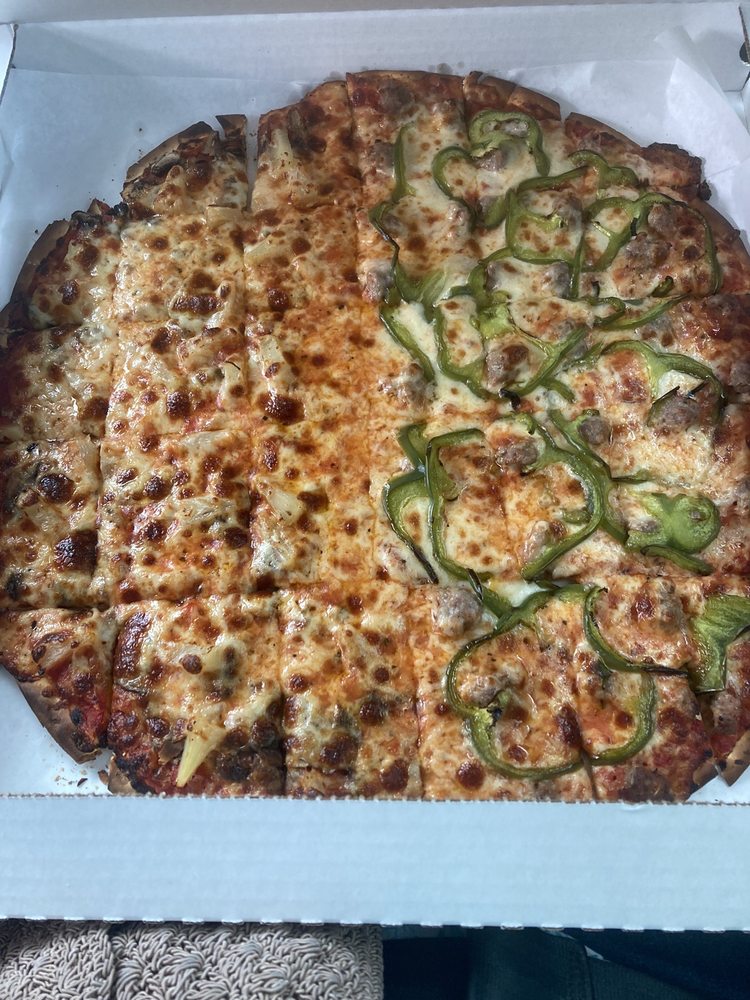 HALFTIME BAR & GRILL 22 Photos & 94 Reviews Johnsburg, Illinois