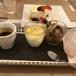 Auberge Saint Antoine - Coffee gourmand and cheesecake for dessert