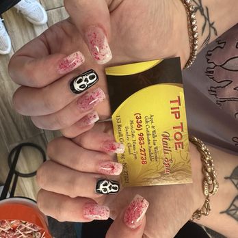 Tiptoe Nails Spa - Nail Salons Near Me - King, North Carolina