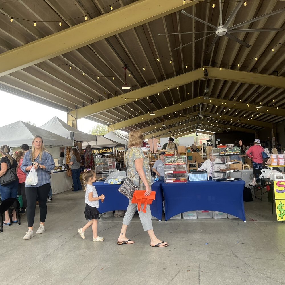 Ocala Downtown Market - people shopping at a market - Farmers Market Near Me - Ocala, Florida Ocala Downtown Market - people shopping at a market - Farmers Market Near Me - Ocala, Florida