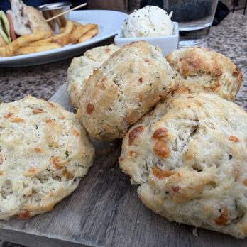 Cascades American Cafe - Cheddar biscuits - New American Near Me - Nashville, Tennessee