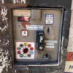 Li'l Bears Car Wash - You can insert coins into this thingy.