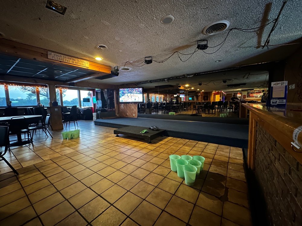 CRESCENT LAKE INN Updated October 2024 11 Photos & 13 Reviews