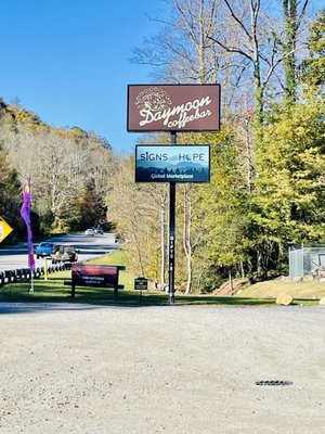 Daymoon Coffeebar by null