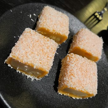 Mott 32 - Fresh Mango, Coconut, Glutinous Rice Roll - Chinese Near Me - Las Vegas, Nevada