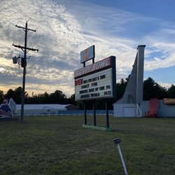 Cherry Bowl Drive In Theatre - Entrance