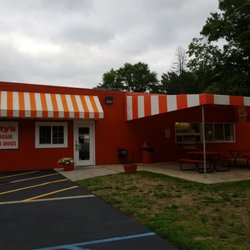 Netty's Famous Chili Dogs