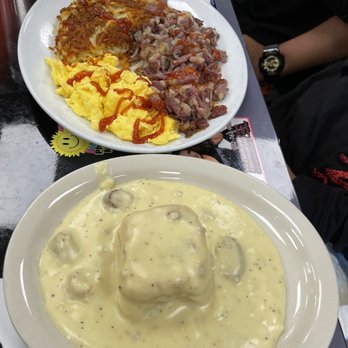 Jamms Restaurant - Corned Beef Hash and Eggs - Breakfast & Brunch Near Me - Las Vegas, Nevada Jamms Restaurant - Corned Beef Hash and Eggs - Breakfast & Brunch Near Me - Las Vegas, Nevada