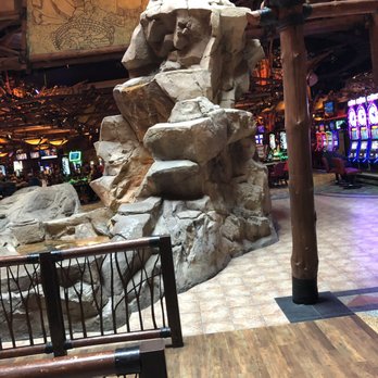 Mohegan Sun - Sculpture - Hotels Near Me - Uncasville, Connecticut