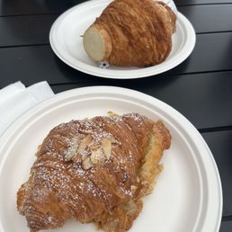 Almond croissant + cinnamon roll cruffin Almond croissant + cinnamon roll cruffin