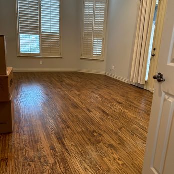 FGM Home Renovations - a hardwood floor in a living room - Flooring Near Me - Keller, Texas FGM Home Renovations - a hardwood floor in a living room - Flooring Near Me - Keller, Texas