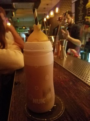 Apples & Pears Cocktail Bar by null