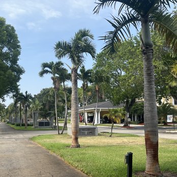 Kraeer Funeral Home - Funeral Services & Cemeteries Near Me - Pompano Beach, Florida Kraeer Funeral Home - Funeral Services & Cemeteries Near Me - Pompano Beach, Florida
