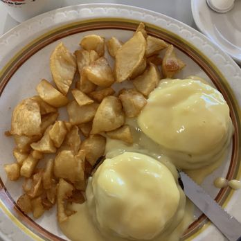 Bay Front Restaurant - Eggs Benny - American Near Me - Rochester, New York