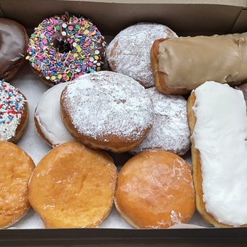 Delicious Donuts - 1 Dozen Delicious Bakers Mixed Boxed Donuts - Donuts Near Me - Portland, Oregon Delicious Donuts - 1 Dozen Delicious Bakers Mixed Boxed Donuts - Donuts Near Me - Portland, Oregon