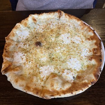 Mill House Brewing Company - Garlic bread white pie - Breweries Near Me - Poughkeepsie, New York Mill House Brewing Company - Garlic bread white pie - Breweries Near Me - Poughkeepsie, New York