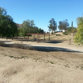 Box Springs Two Trees Trail - A rest/ picnic area, not bad - Hiking Near Me - Riverside, California