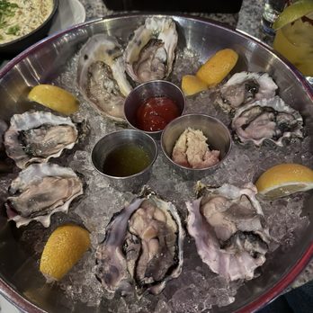 River House - Half dozen East Coast oysters, and a pair of West Coast oysters 10/7/26 - New American Near Me - Louisville, Kentucky River House - Half dozen East Coast oysters, and a pair of West Coast oysters 10/7/26 - New American Near Me - Louisville, Kentucky