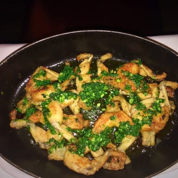 Flottes - Frog Legs (not scrawny frog legs, but meaty full legs) which came in a piping hot iron skillet. - Brasseries Near Me - Paris, 75
